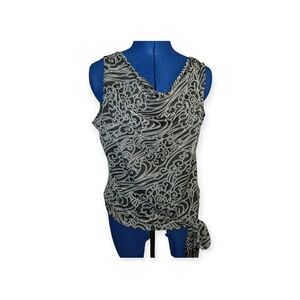 Elegant Black and White Women's Sleeveless Blouse Vintage Fashion Bug